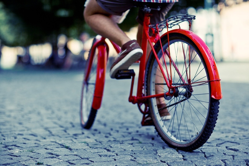 La Plaza Elíptica de Gandia se sube a la bicicleta en una marcha sostenible