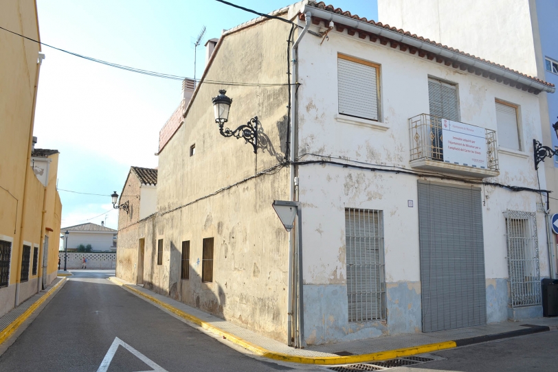 Miramar adquiere dos inmuebles para derribarlos y ampliar dos calles