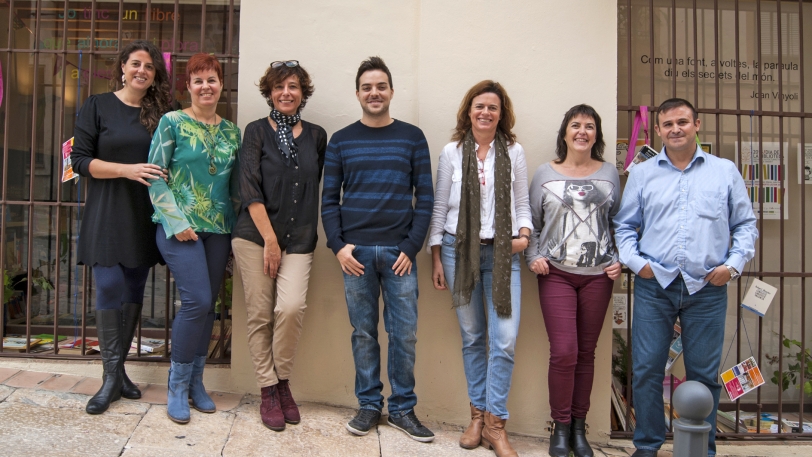 Oliva celebra a lo grande el Día de la Biblioteca regalando libros