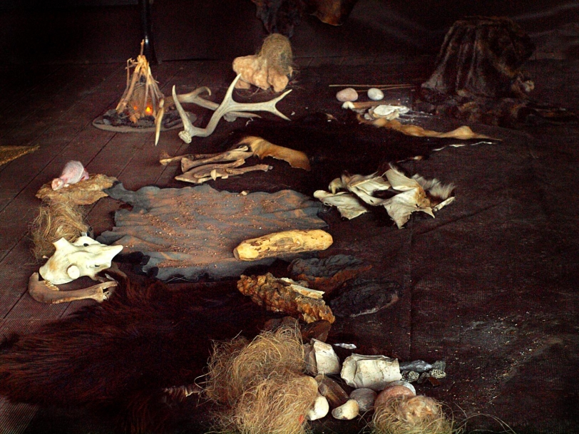 La cueva del Bolomor de Tavernes registra 90 asistentes en un campamento