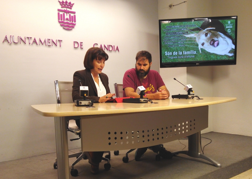 La patrulla canina vigila las calles de Gandia 