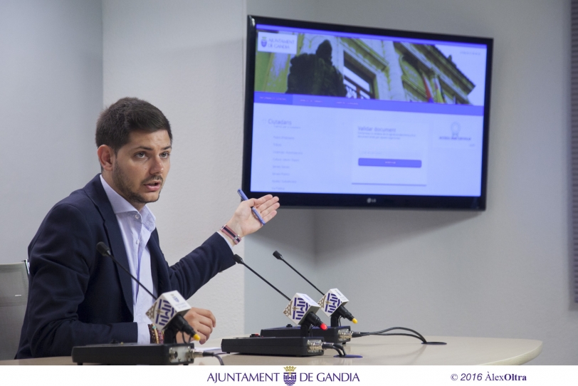 Gandia recuerda que la información municipal está a un solo clic