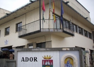 Ador sanea el parque de Sant Vicent con ayudas de la Diputación