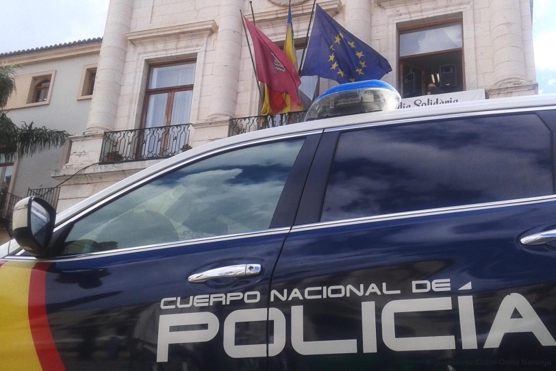 Detenida tras robar un cuadro con oro de una exposición en Gandia