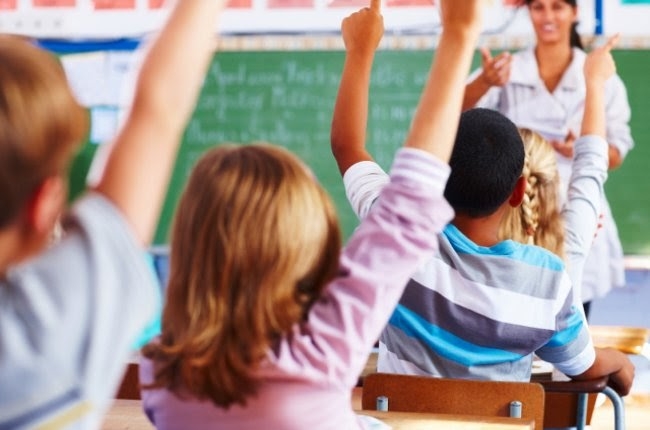 Oliva celebra el Día del Menor con talleres para alumnos de 6º de primaria