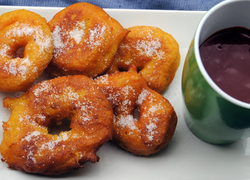 Benirredrà sigue haciendo buñuelos únicos para las manañas de domingo