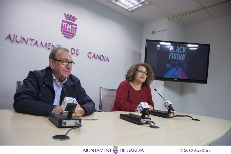 El comercio del centro histórico de Gandia celebra el Black Friday+Saturday