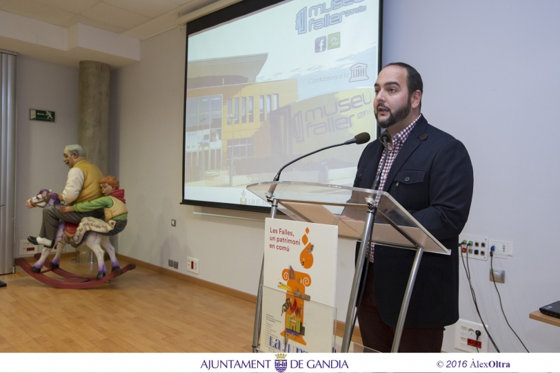 El presidente de las Fallas de Gandia agradece el gesto del Consell Escolar