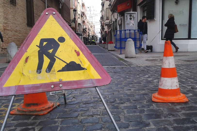 Gandia corta calles sin avisar y cuando le place al operario de turno