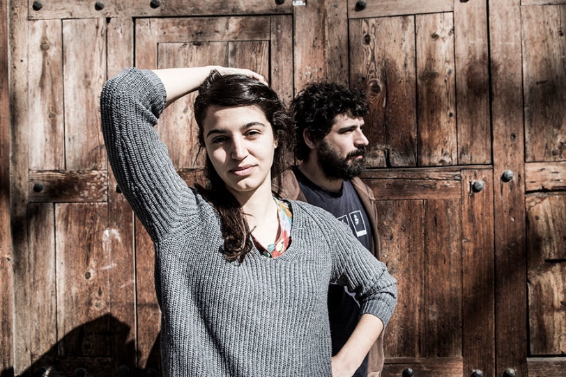 Tarde de viernes entre música y cultura en el Teatre del Raval