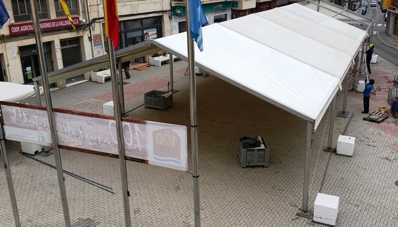 La Plaza Mayor de Tavernes se prepara para despedir el año