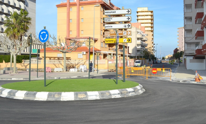 Miramar finaliza la reurbanización de la calle Bovetar en la playa