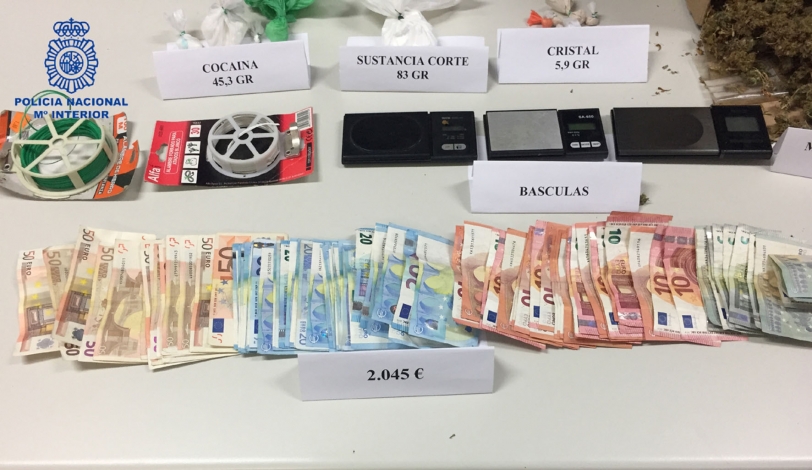 Tres detenidos en Xeraco con cocaína, marihuana y 2.000 euros en efectivo