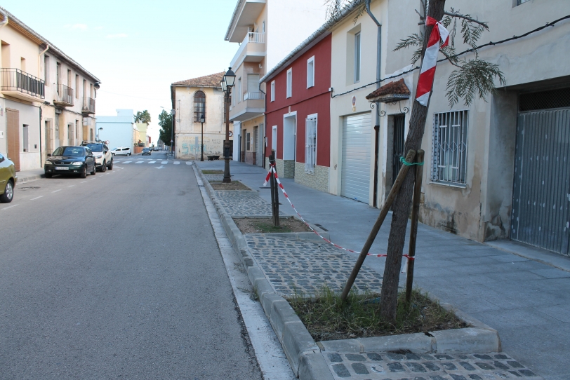 Vecinos de Almoines piden mejoras en la calle de Sant Antoni