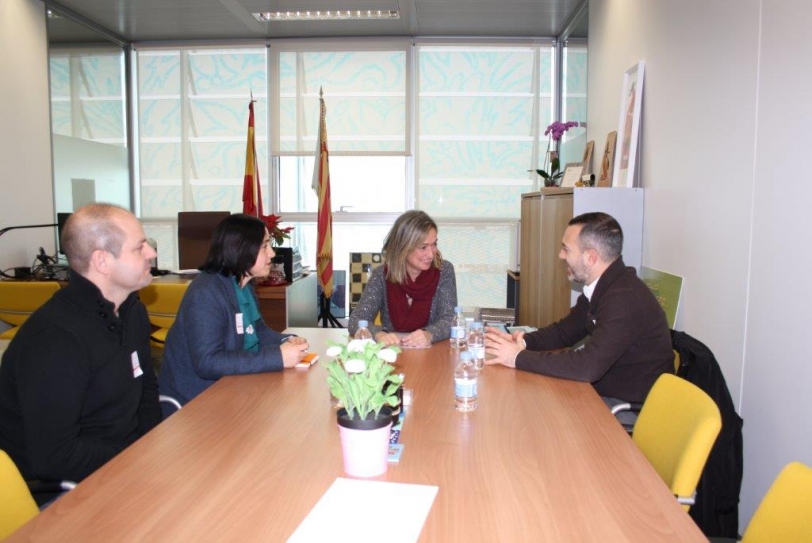 Tavernes expone en Conselleria el proyecto de su centro de día para mayores