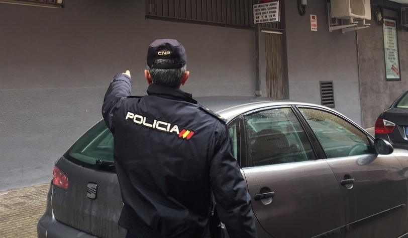 Tres detenidos por cometer 17 robos en el interior de vehículos en Gandia