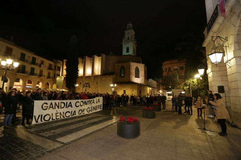 Gandia se manifiesta contra la violencia machista en una concentración