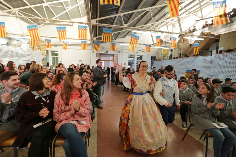 La plantà transcurre con normalidad y las falleras mayores en Espurna