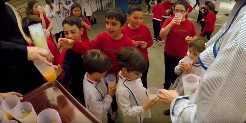 Gandia presenta un clip que promociona el zumo de naranja en las escuelas