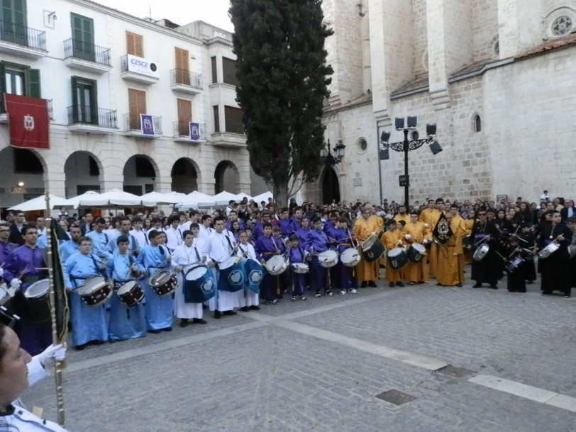 Provistos de tambor se puede participar en la Tamborrada de Gandia