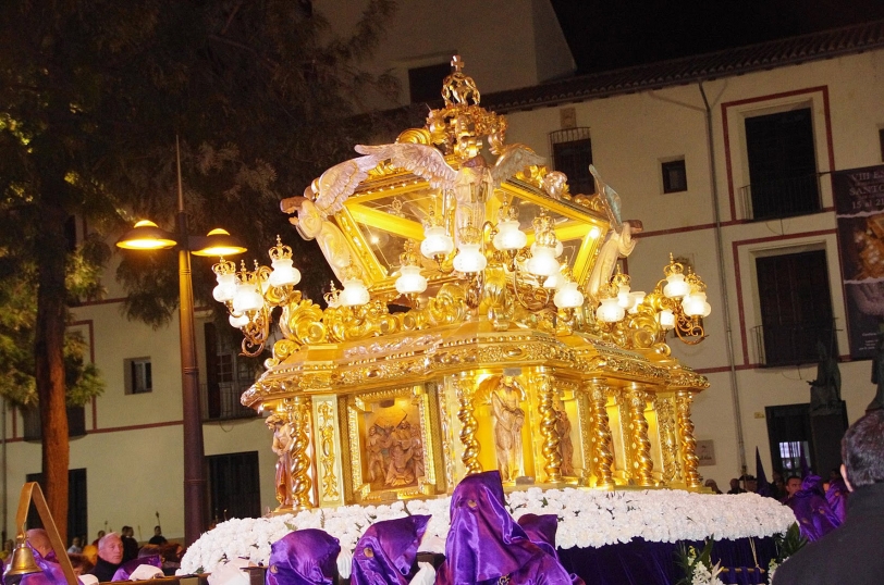 Tras 63 años el Santo Sepulcro de Gandia será llevado a hombros