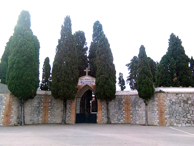 Compromís per Almoines pide la cesión definitiva del cementerio