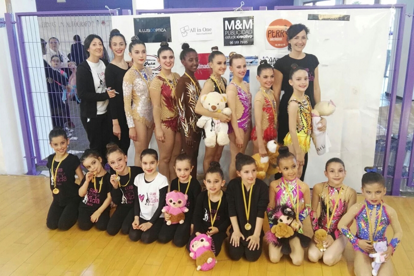 El CGR Vida Gandia claisifica a todas sus gimnastas en podio con oro y plata