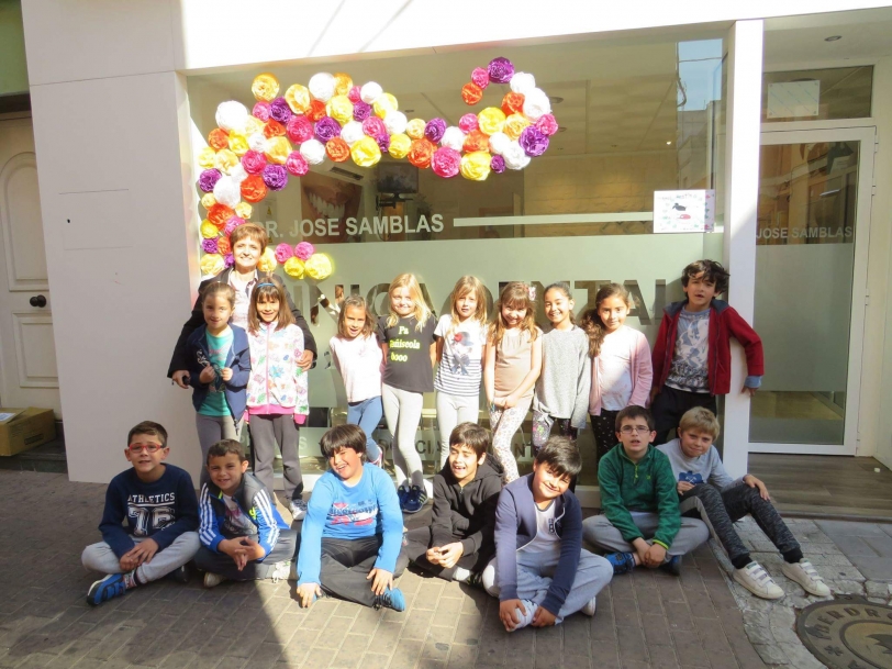 El alumnado del Mestre Rafael Noguera de Daimús decora todo el municipio