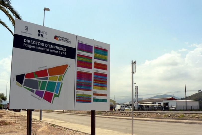 Oliva traslada el aparcamiento de caminones del paseo al polígono Brosquill