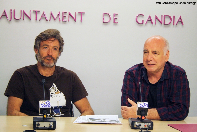 Entrega de monas en las bibliotecas por el Día del Libro en Gandia