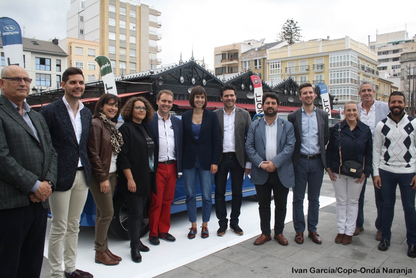 La Feria del Motor llena el centro histórico de Gandia todo el fin de semana
