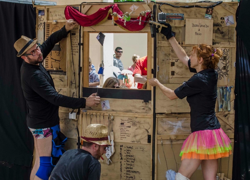 El reciclaje llega al Teatro del Raval de Gandía de la mano de Üiqü'is
