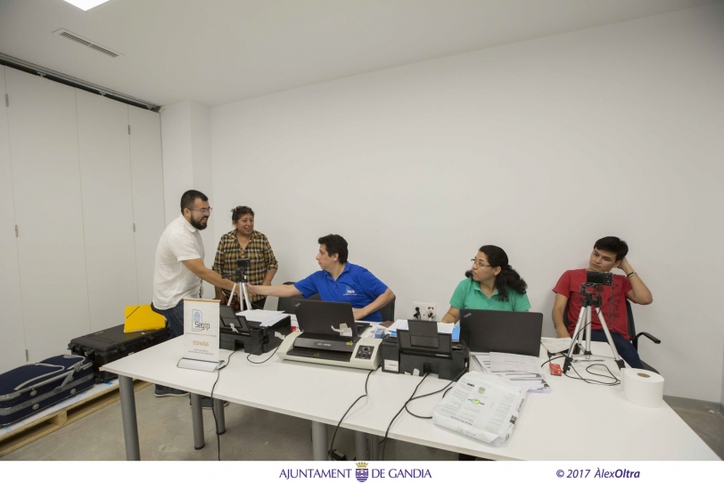 Una delegación del Consulado Boliviano se instaló ayer en Gandia