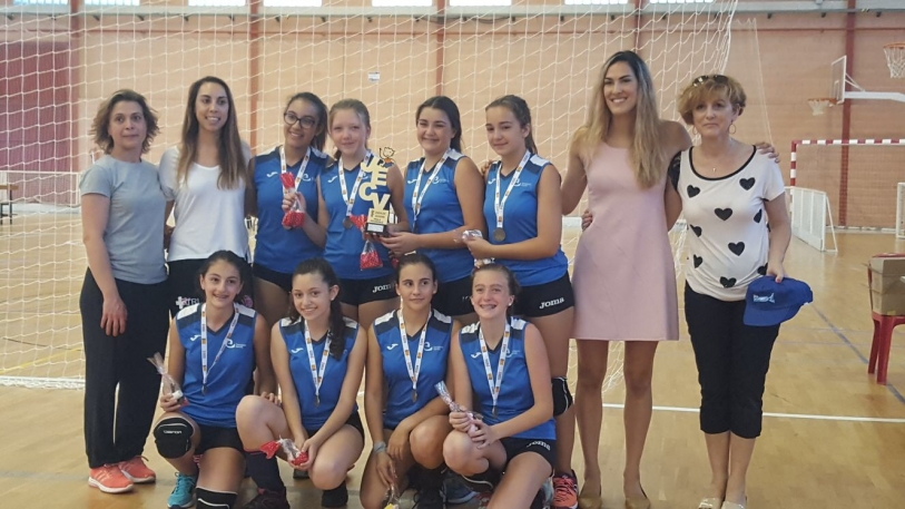 Las infantiles del Escolapias se proclaman campeonas provinciales de Volei