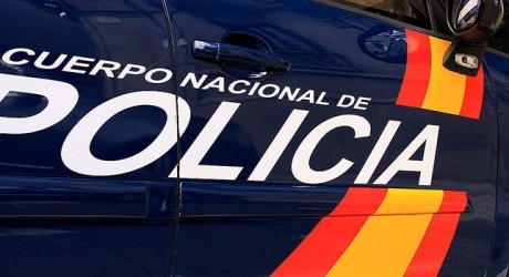 Detenido un hombre tras robar y estrellar un coche en Gandia