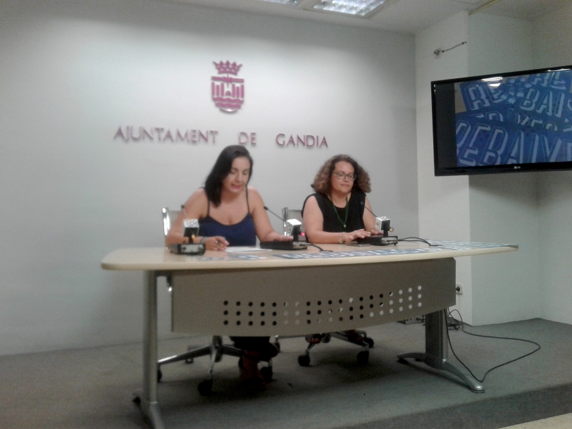Los comercios de Gandia promueven en sus rebajas la lengua Valenciana