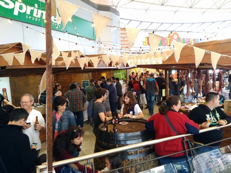Plaza Mayor acoge la segunda edición de la Feria de la Cerveza Artesana