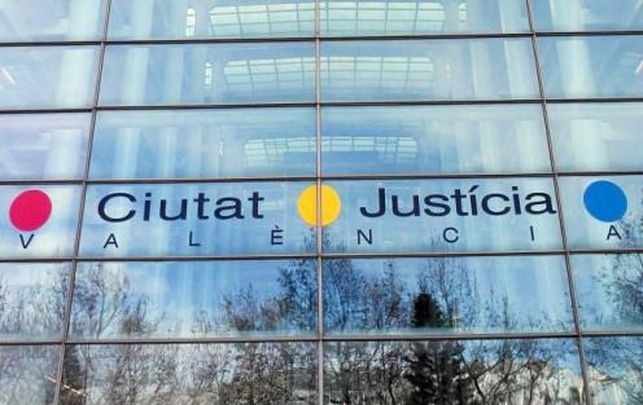 Cinco años de prisión por acuchillar a su padre por la espalda