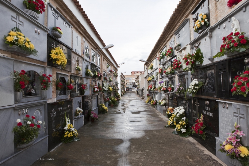 Gandia emprende acciones legales contra el funcionario del cementerio