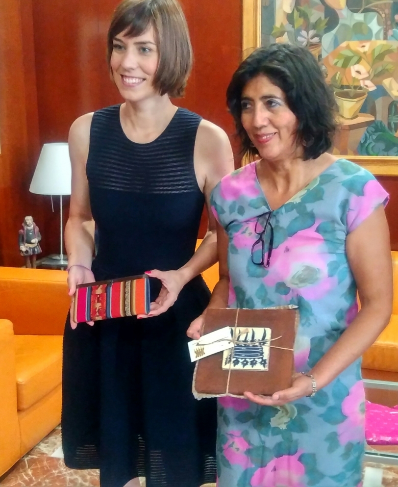 Gandía recibe a la cónsul de Bolivia Miriam Evelyn Agreda