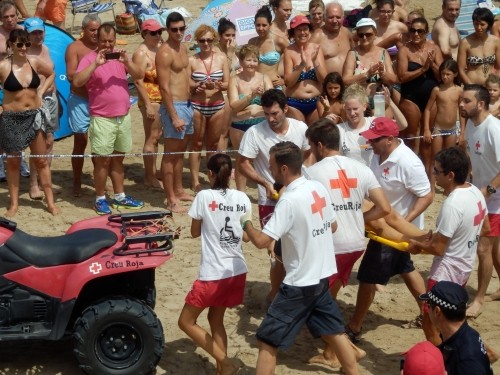 Cruz Roja Gandia se emplea a fondo en una jornada peligrosa de domingo