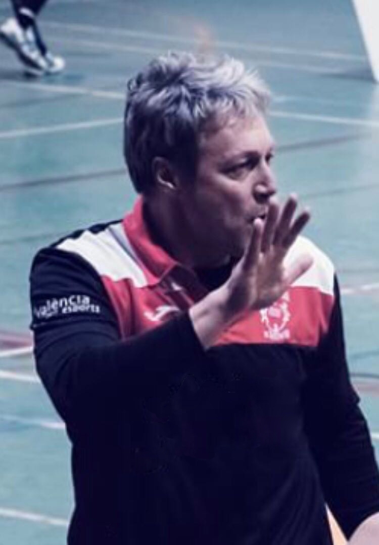 El experimentado entrenador Claudio Fantin entrenará al Club Voleibol Gandia