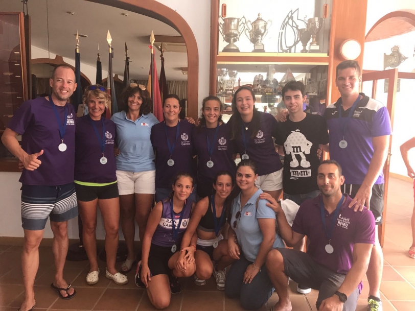 El Real Club Náutico Gandia triunfa en la regata de Remo de Mar de Calpe