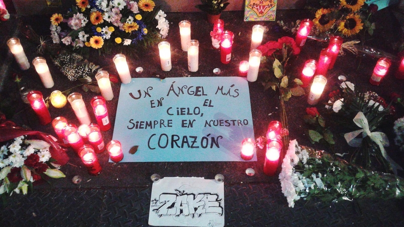 Un grafiti convertido en altar en homenaje al menor fallecido en Gandia