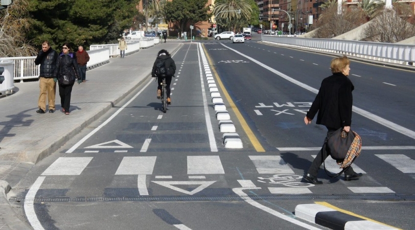Gandia prepara carriles segregados para los ciclistas en las grandes vías