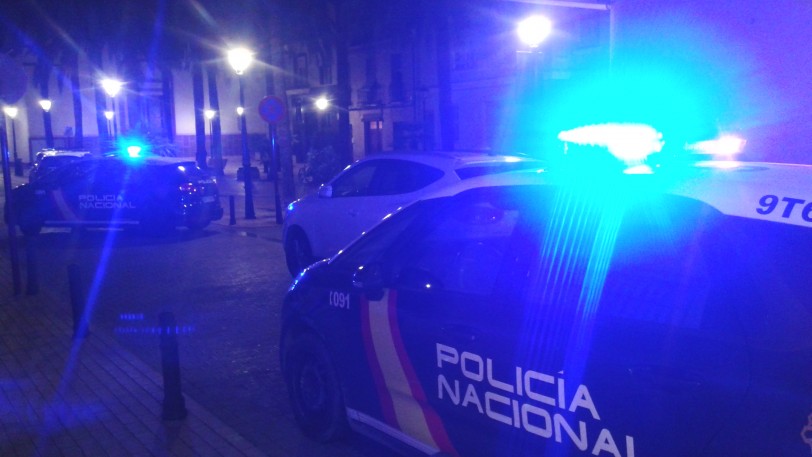 Un apuñalamiento anoche moviliza numerosas patrullas policiales en Gandia