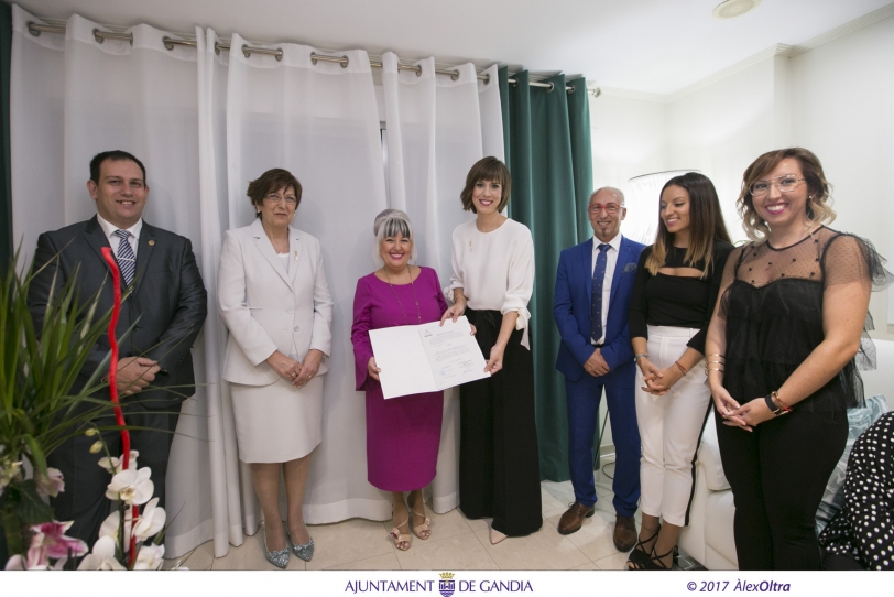 Paqui García Juan acepta ser la Madrina de la Semana Santa de Gandia 2018