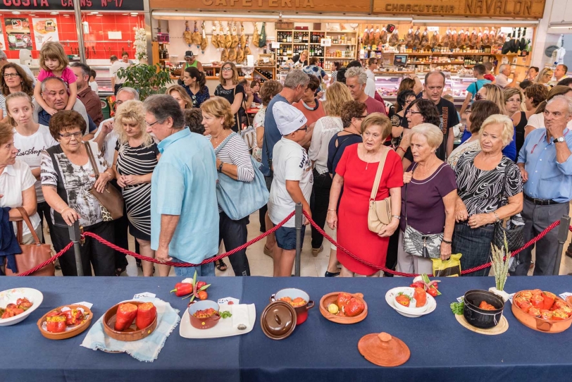 Ana Albisu gana el concurso de Pebrera Farcida de Oliva al cocinar la mejor