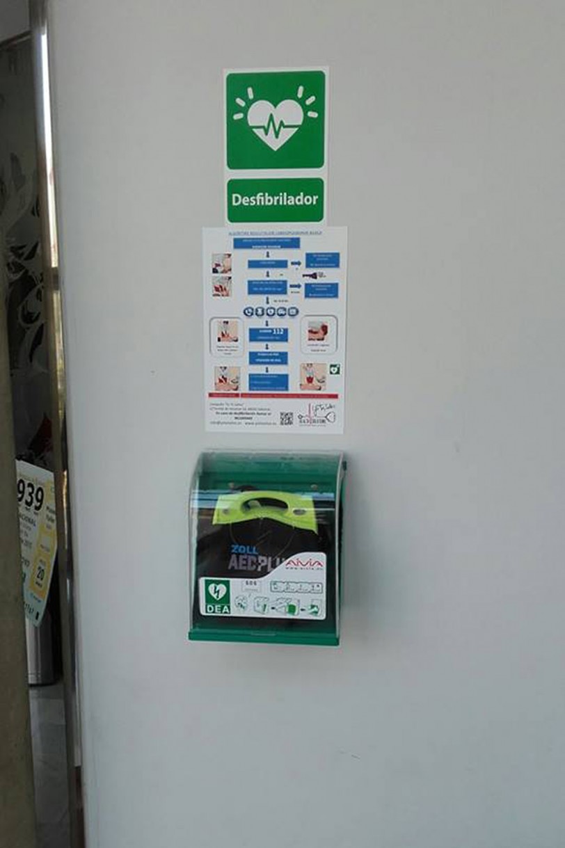 La concejalía de Sanidad instala en el Museu Faller un desfibrilador 