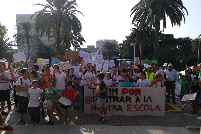 Los escolares al conseller: Tenemos miedo de entrar en el colegio de la Font